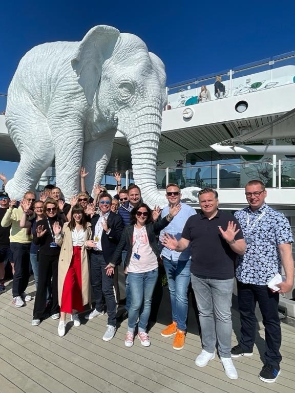 Noch vor der Jungfernfahrt: 30 deutsche Kreuzfahrt- und Reisejournalisten lernen die Celebrity Beyond kennen